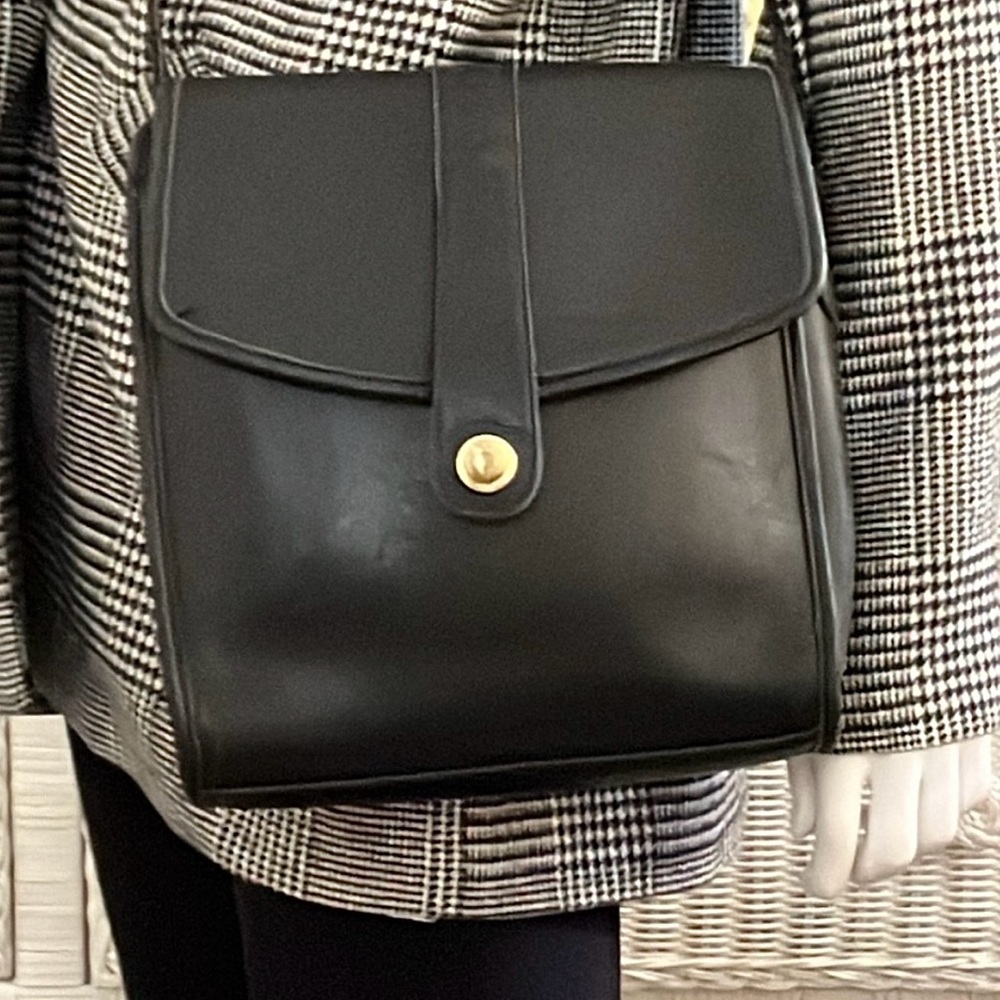 Vintage Coach Scout Cross Body Bag  #0397135 Black Calfskin Leather 9.5”x9”x1.75